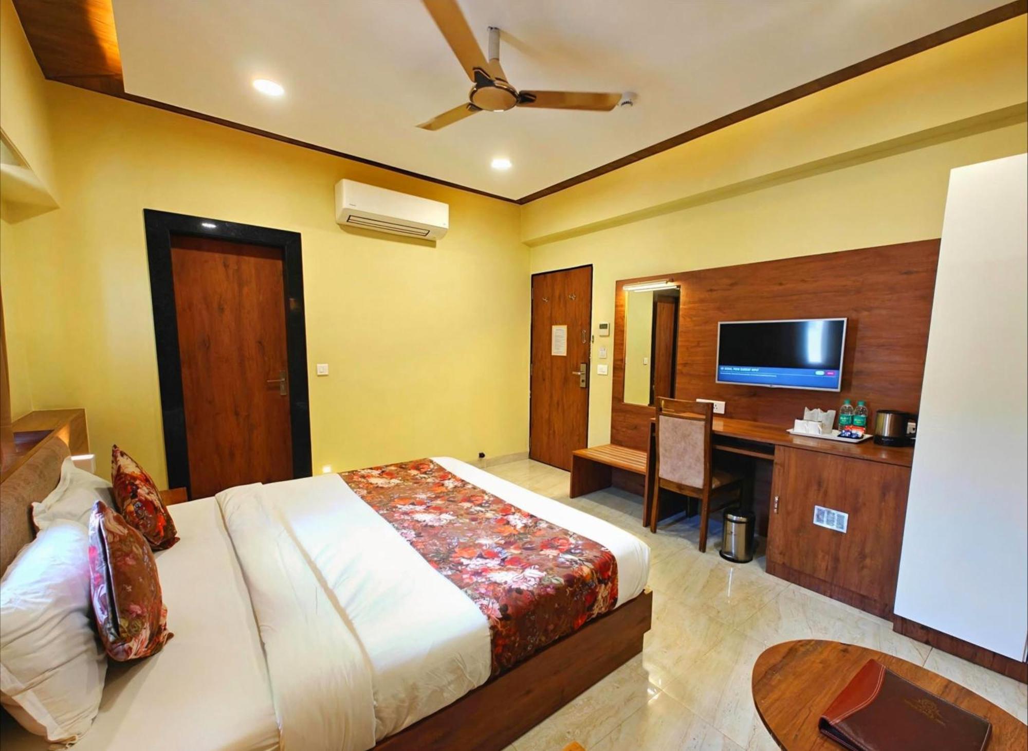 Opulence Inn - 500 Meters From Railway Station Udaipur Kültér fotó