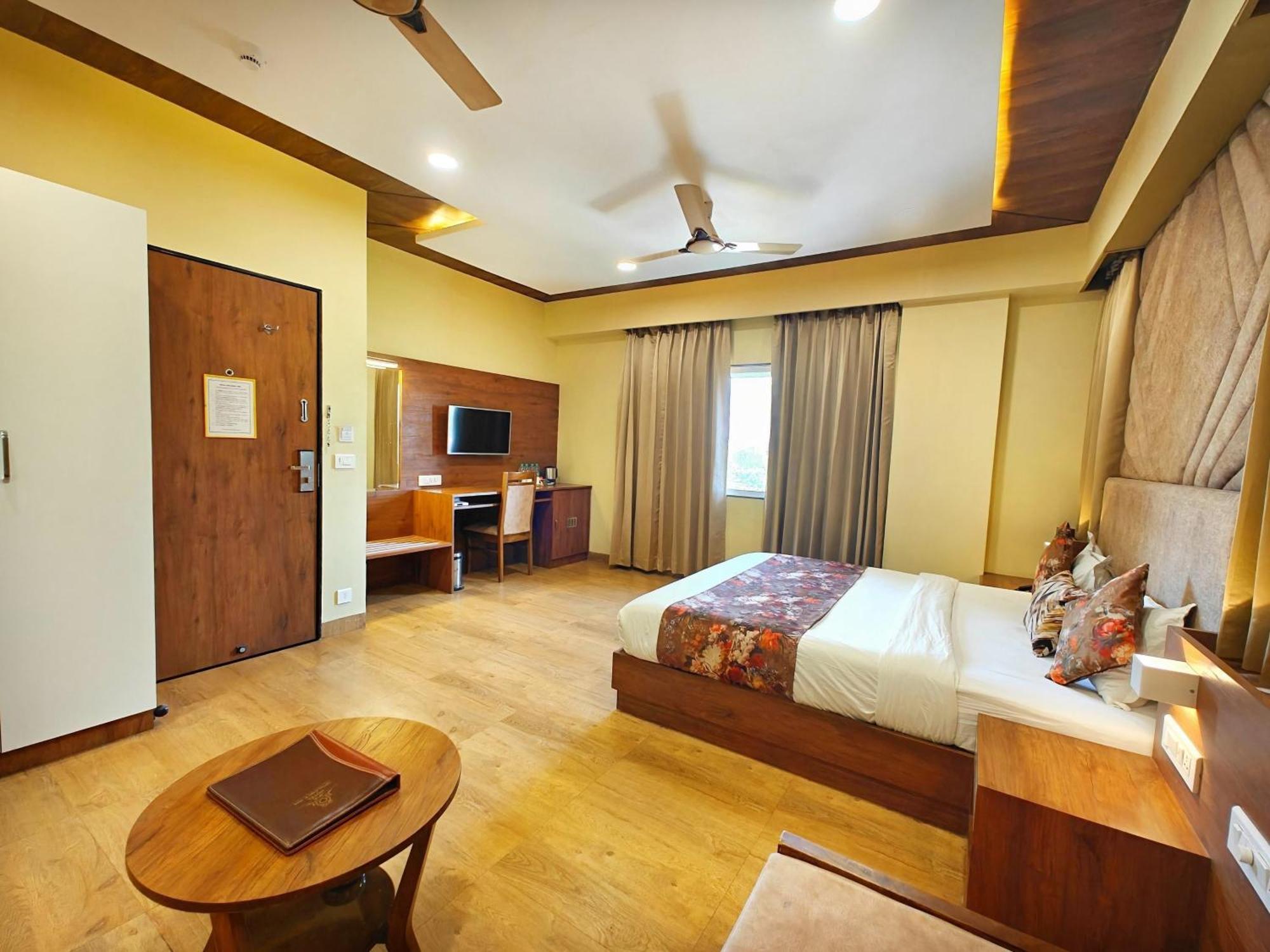 Opulence Inn - 500 Meters From Railway Station Udaipur Kültér fotó