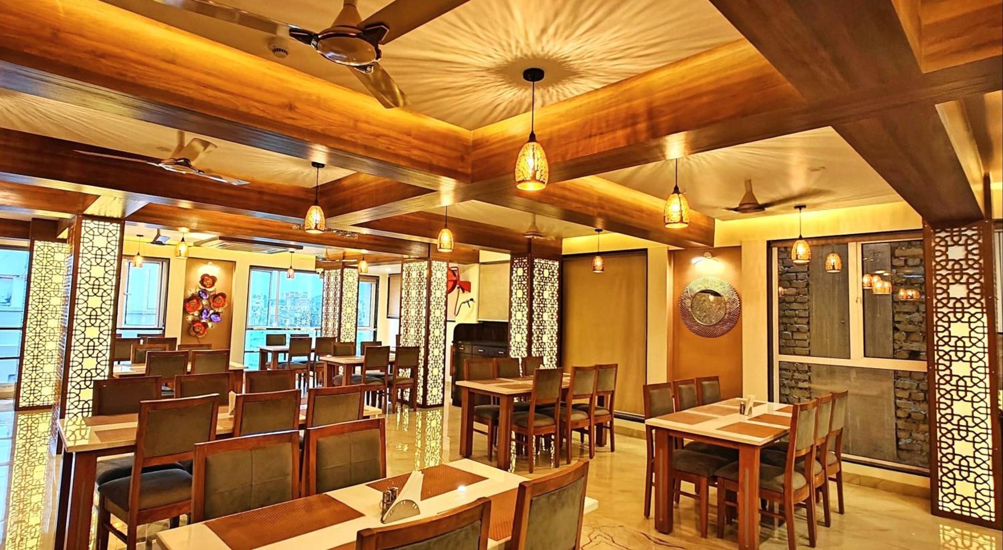 Opulence Inn - 500 Meters From Railway Station Udaipur Kültér fotó